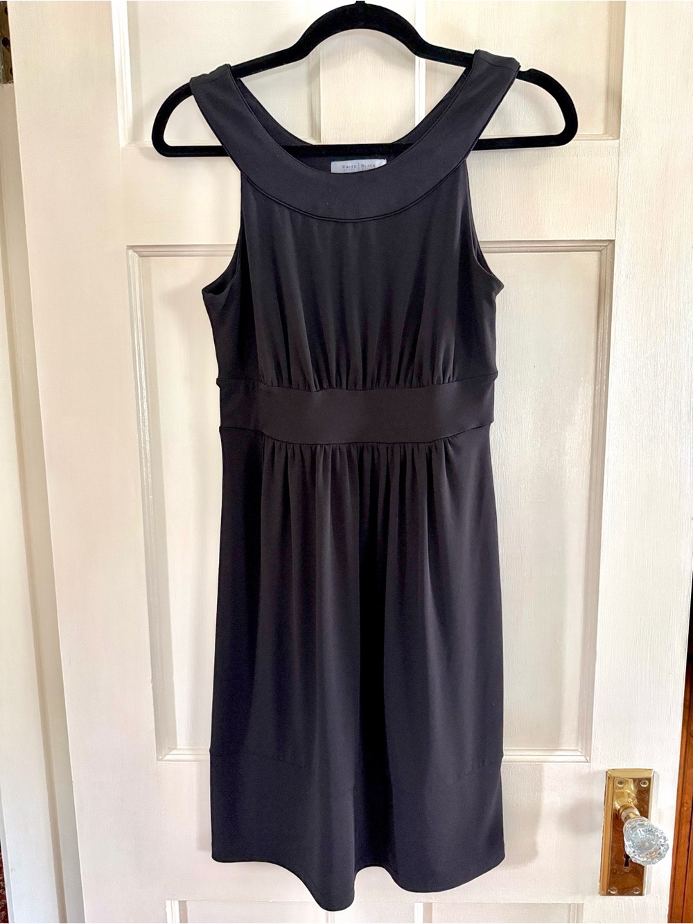 🌹White House Black Market black sleeveless dress. Size XS.